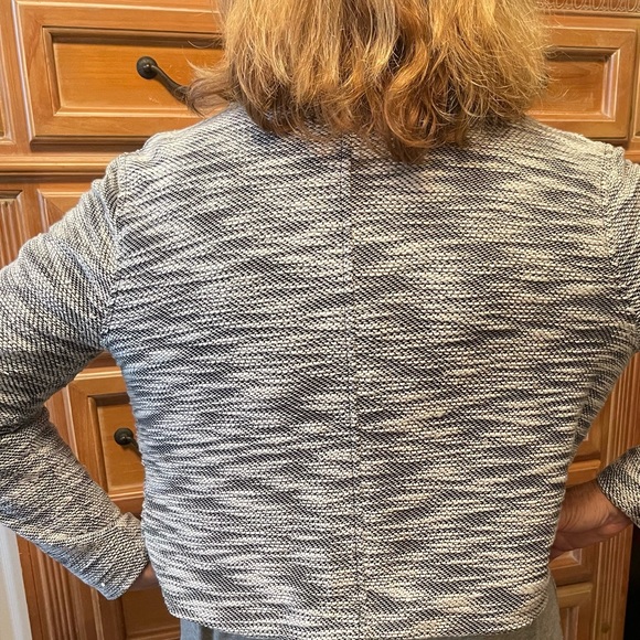 DEPT 222 Ladies Black and White Collared Zippered and Lined Jacket Preowned - Picture 8 of 15